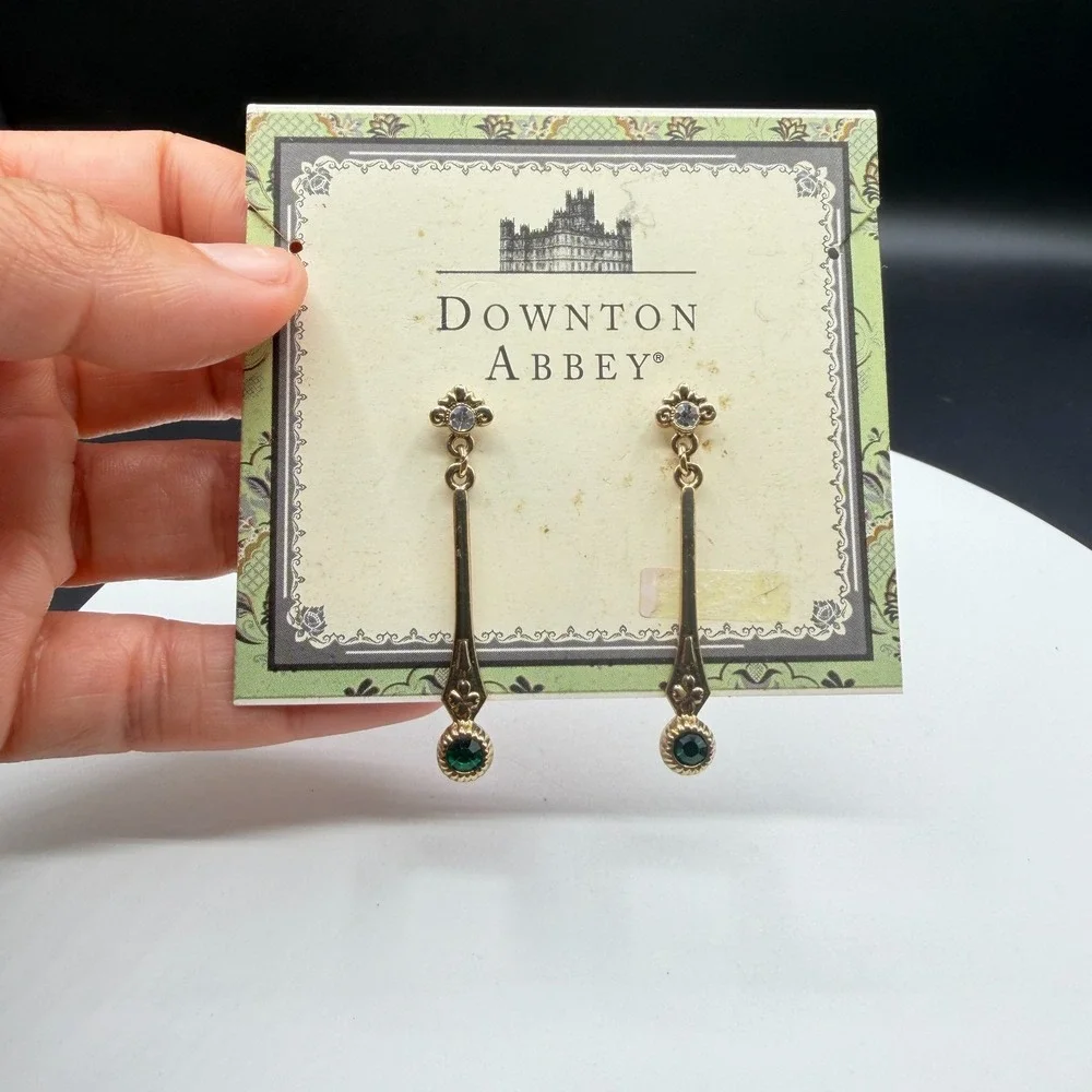 Downton Abbey Gold Tone Green Crystal Art Deco Drop Dangle Earrings Costume
